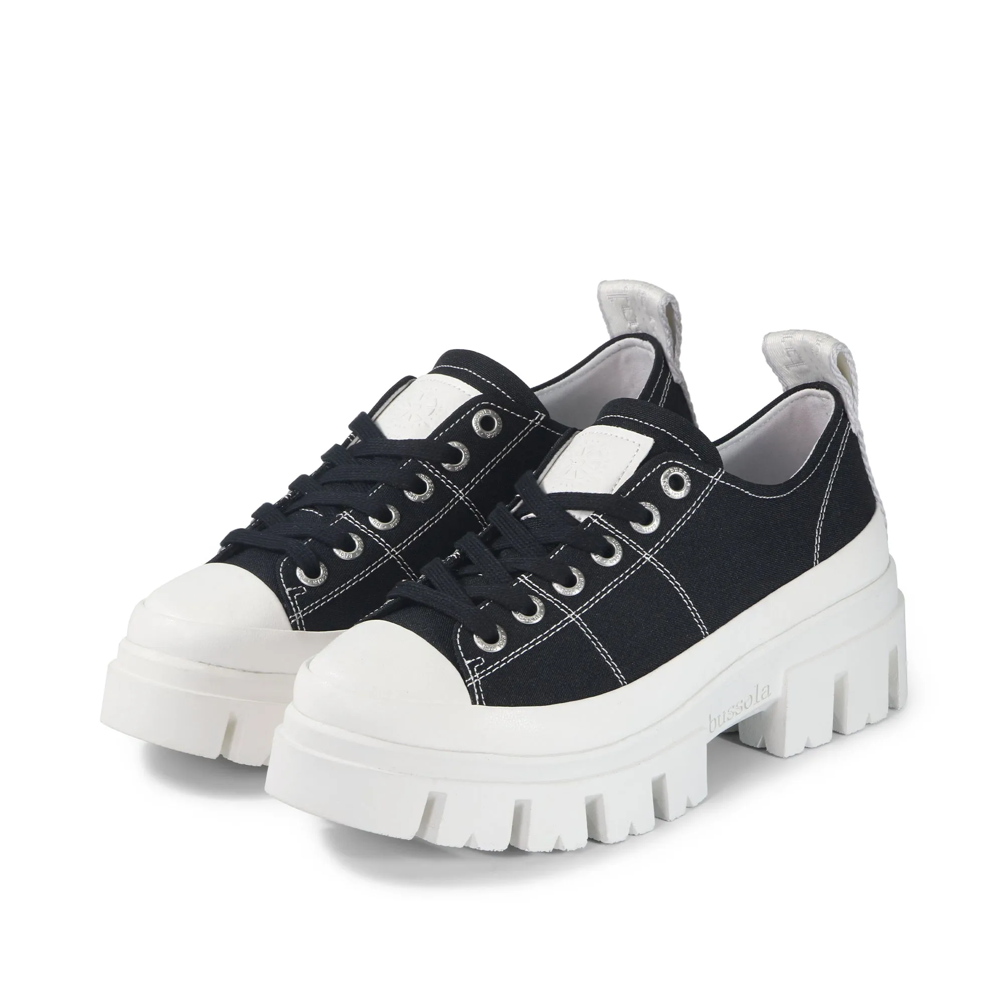 Corvara Lugged Laceup Sneakers (Nero)