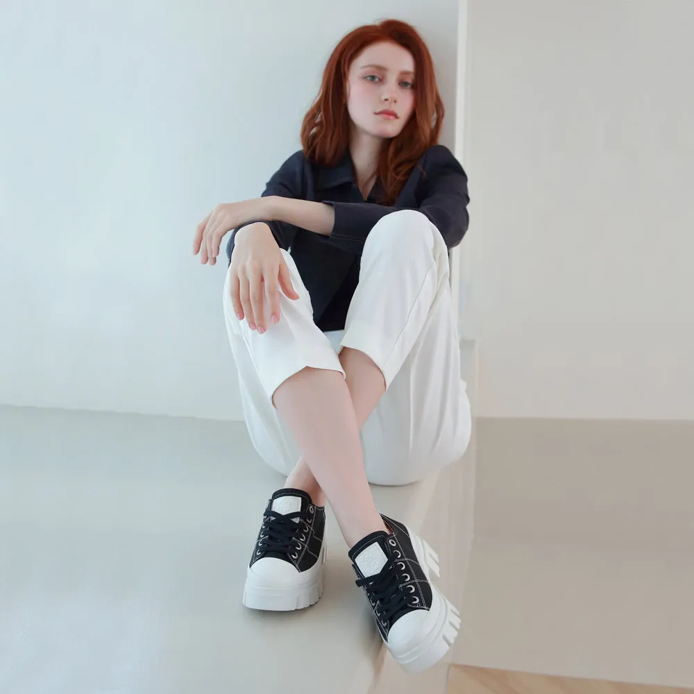 Corvara Lugged Laceup Sneakers (Nero)