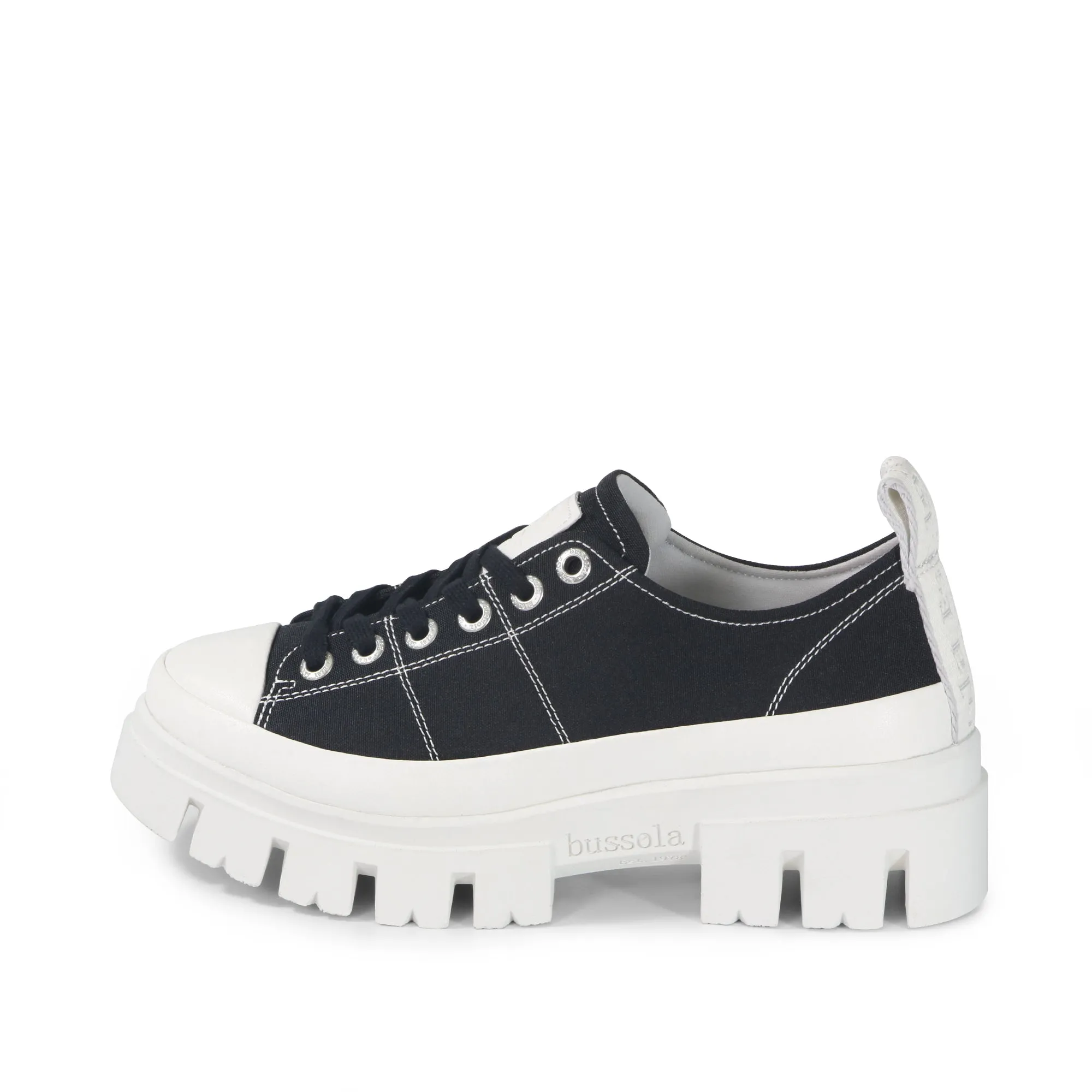 Corvara Lugged Laceup Sneakers (Nero)